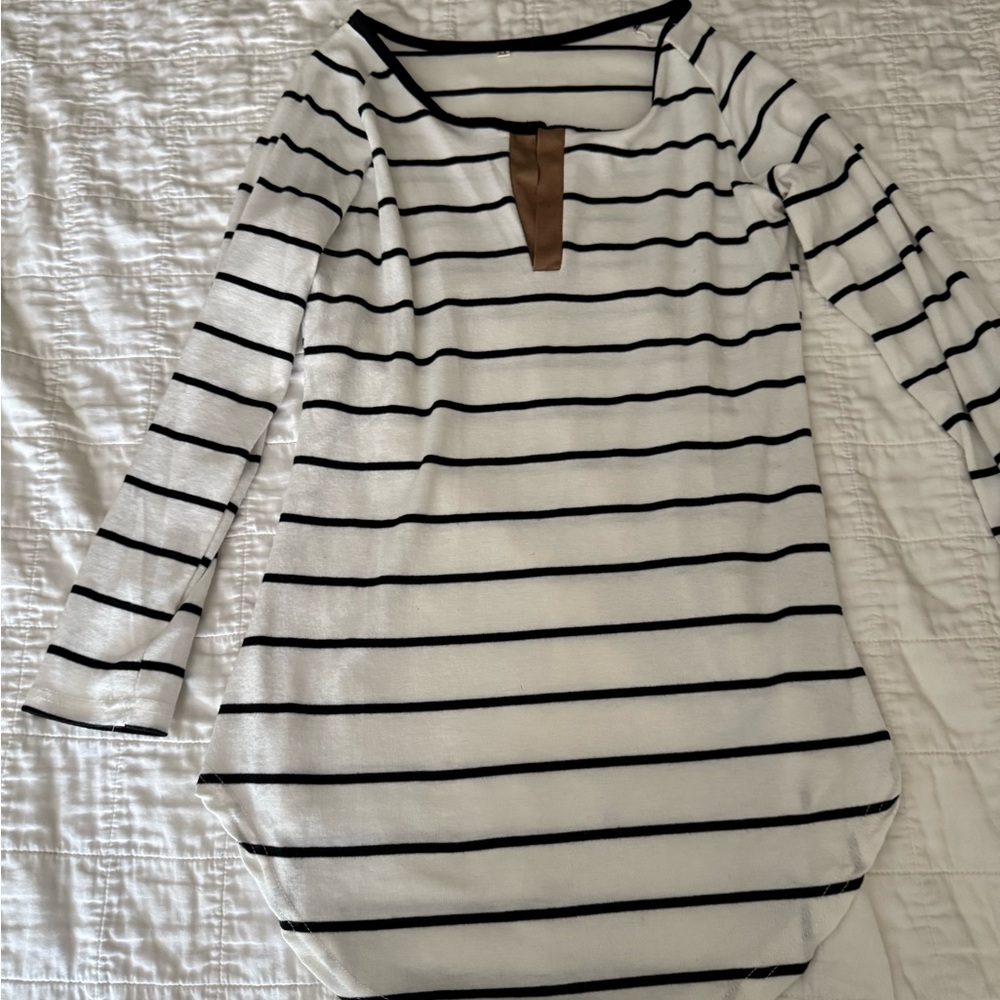 Elegant Striped Long Sleeve Top - Black and White